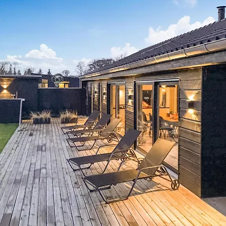 Four-bedroom In Prázdninový dům