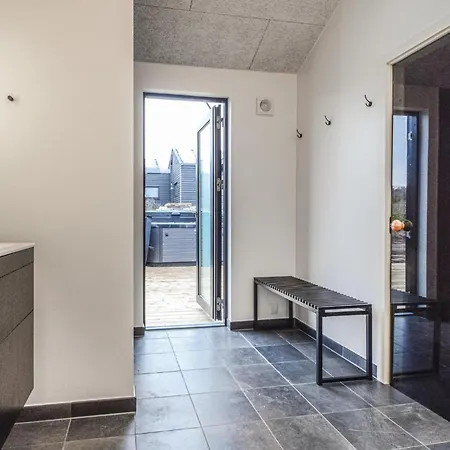 בית נופש Four-bedroom In הדרסלב