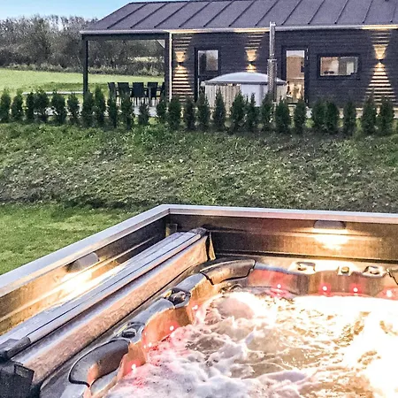 Four-bedroom In בית נופש