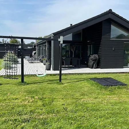 펜션 Four-bedroom In 하데르슬레우