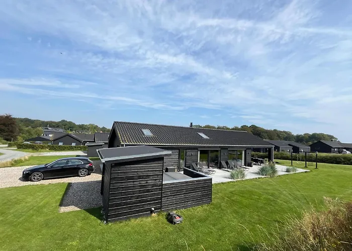 Prázdninový dům Four-bedroom In *